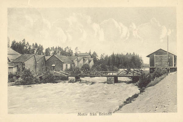 Historiskt vykort från omkring 1920: Fabriken, bron och vattenfallet, Brännögård