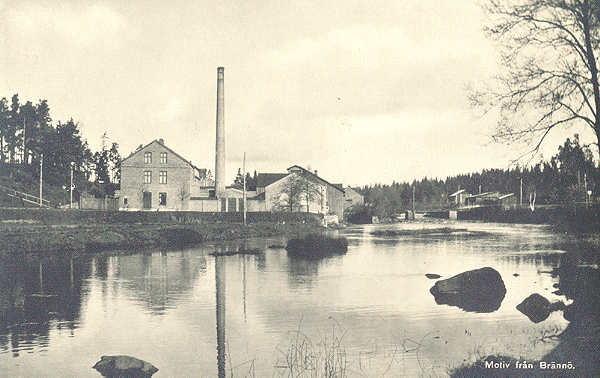 Historiskt vykort från omkring 1930: Fabriken i Brännö, Brännögård